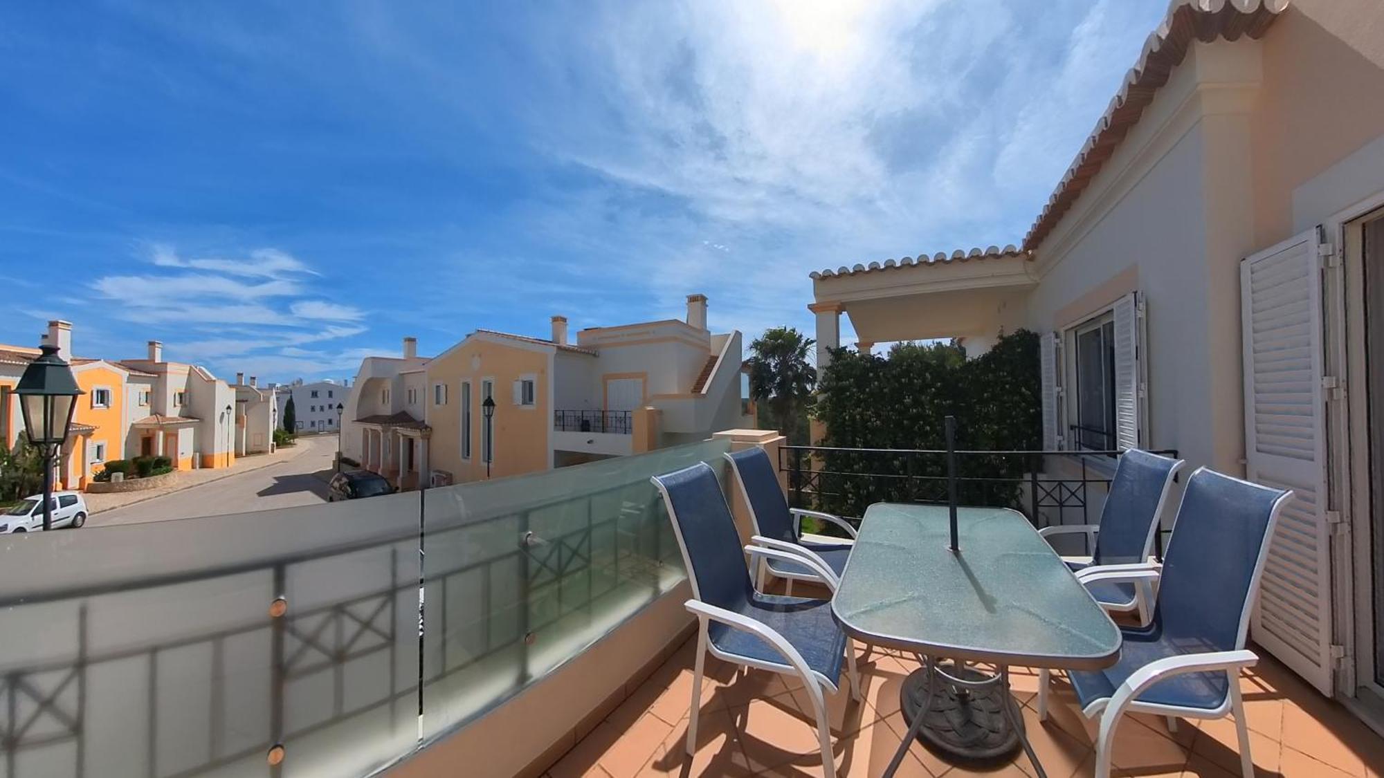 The View - Santo Antonio Villas, Golf & Spa Salema Oda fotoğraf
