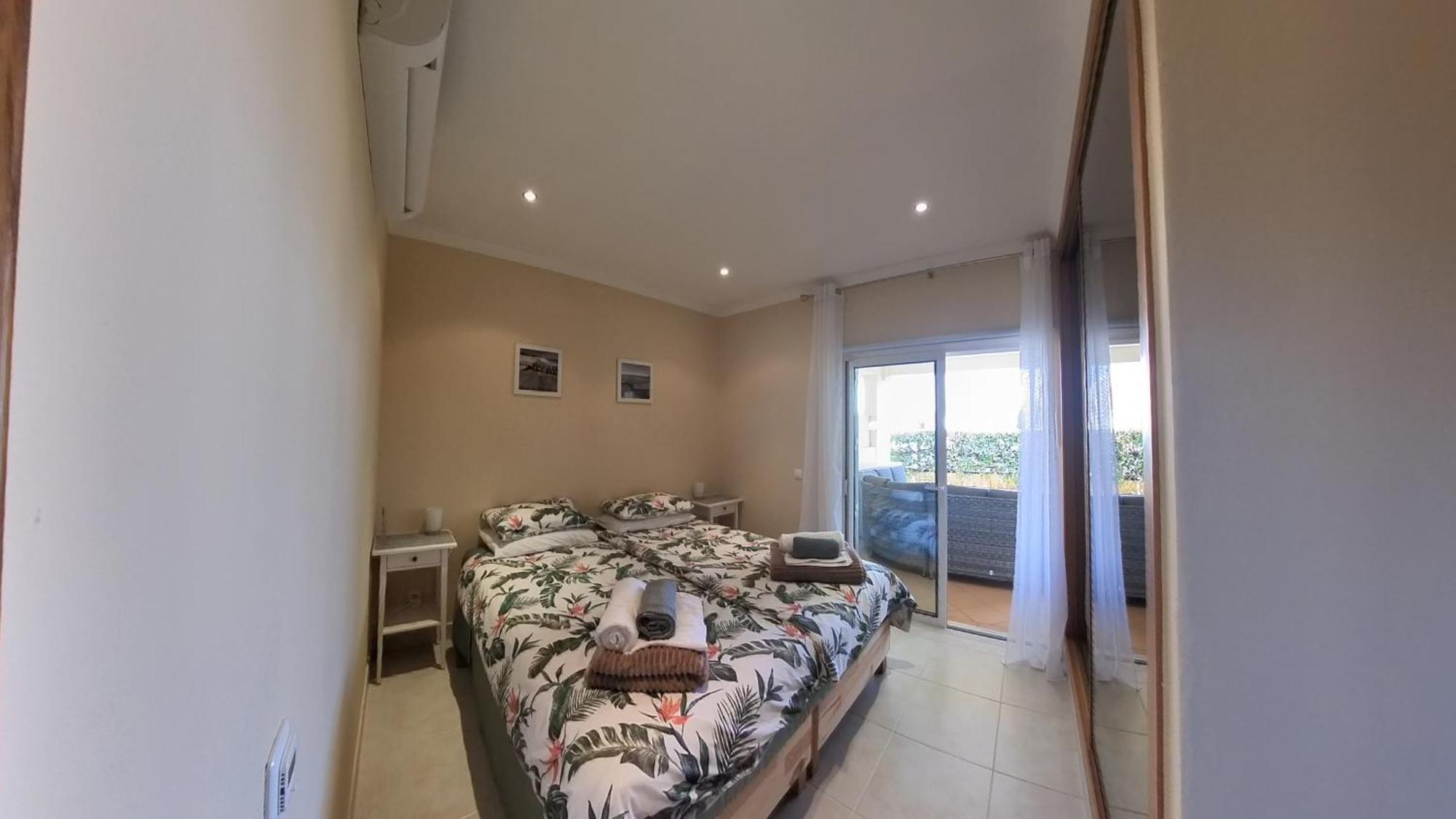 The View - Santo Antonio Villas, Golf & Spa Salema Oda fotoğraf