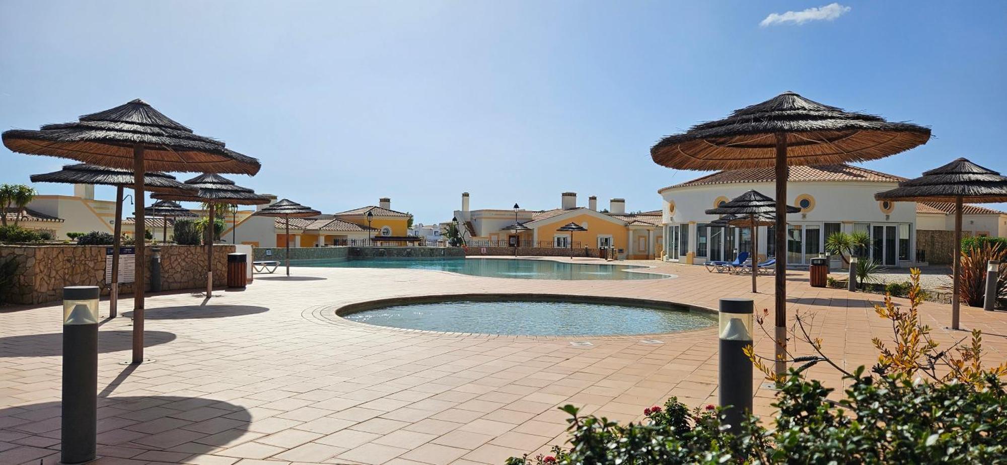 The View - Santo Antonio Villas, Golf & Spa Salema Oda fotoğraf